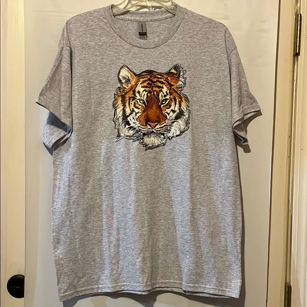 Gildan Gray Short Sleeve Tee with Tiger Design